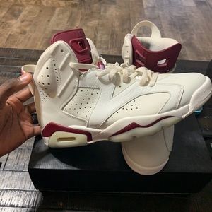 Air Jordan Retro 6 ‘Maroon’